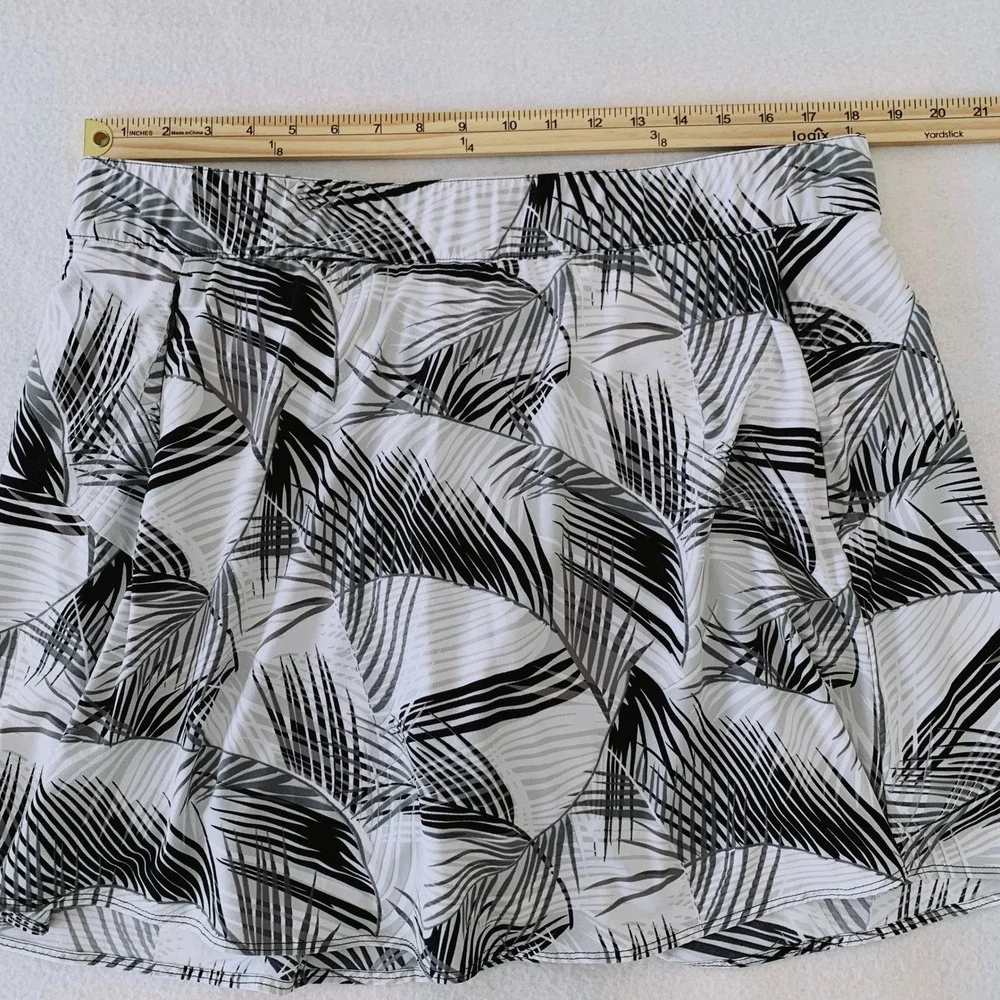 T by‎ Talbots Women's XL Black White Stretch Painted Fronds Active Skort Skirt